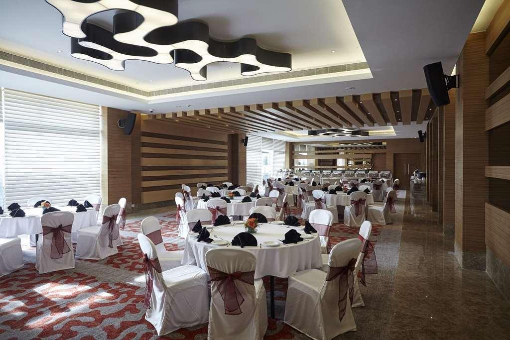 Turyaa Chennai - Omr It Expressway Hotel Ресторант снимка